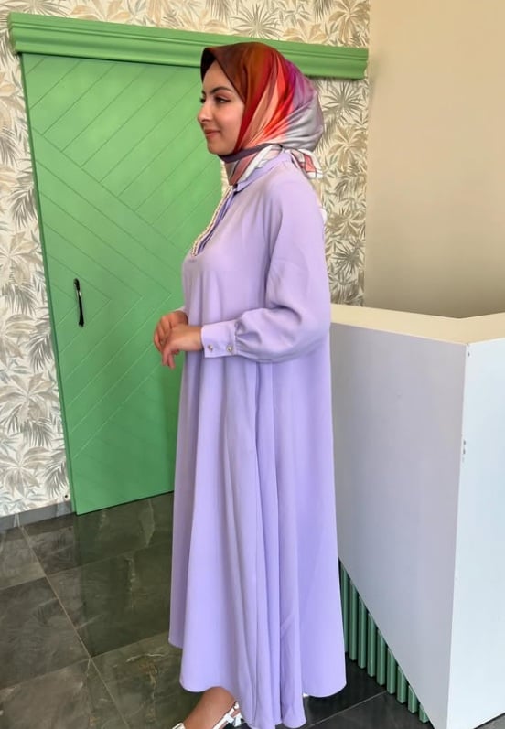 SELVİ ÇETİN YAKASI TAŞLI ELBİSE — alternatif görünüm